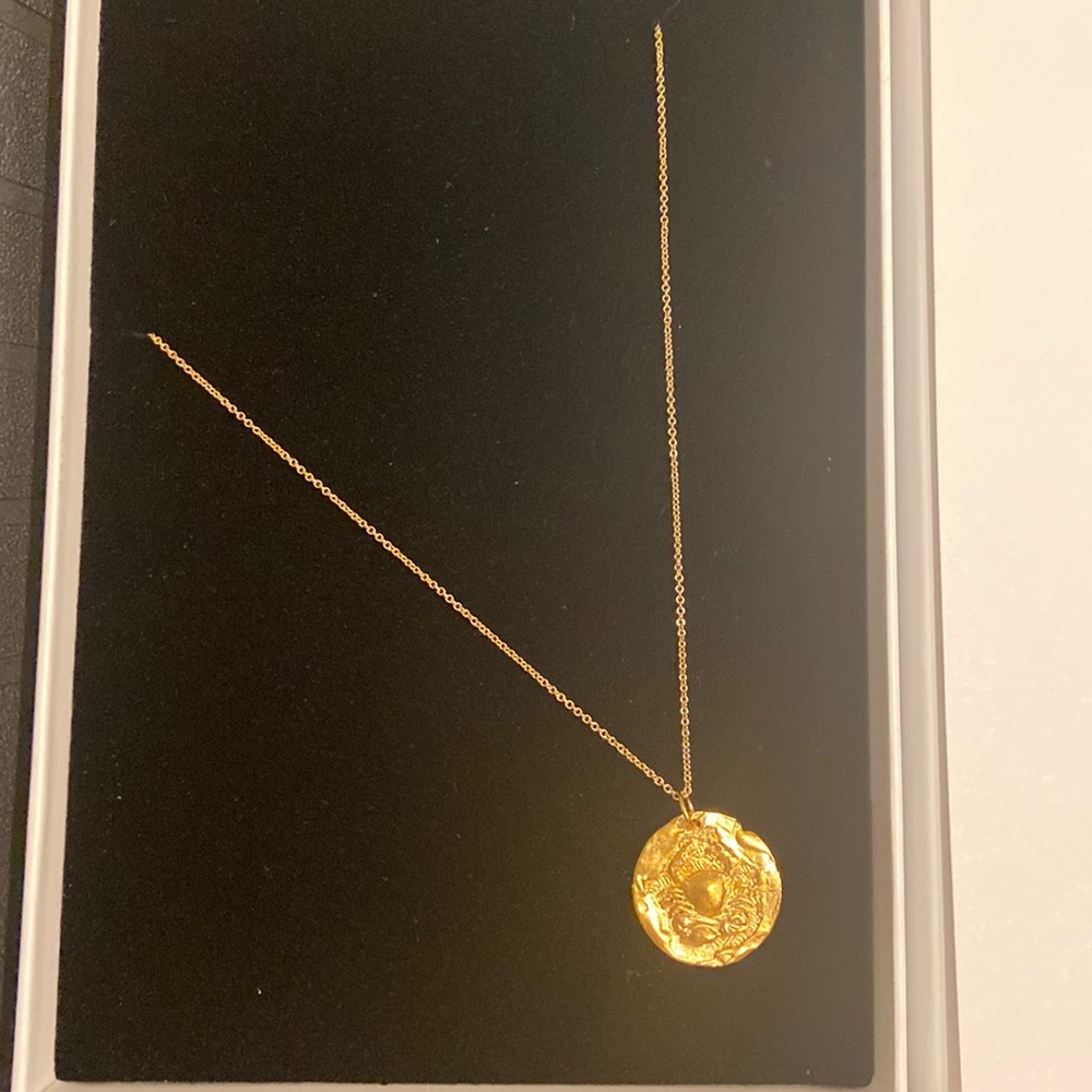 NIB never worn Alighieri crab zodiac Cancer gold necklace - Picture 2 of 4